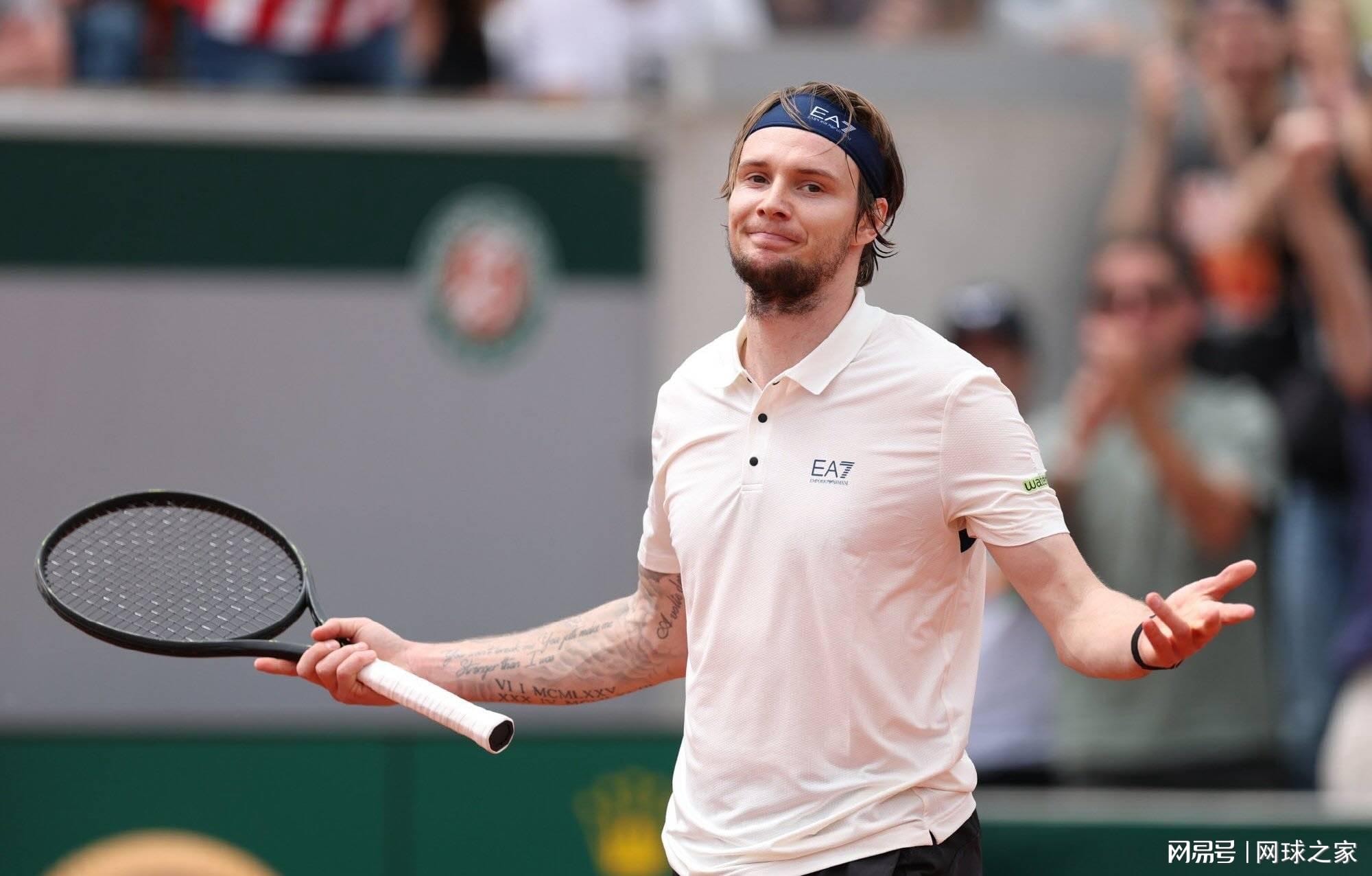 辛纳对沙波, dingy