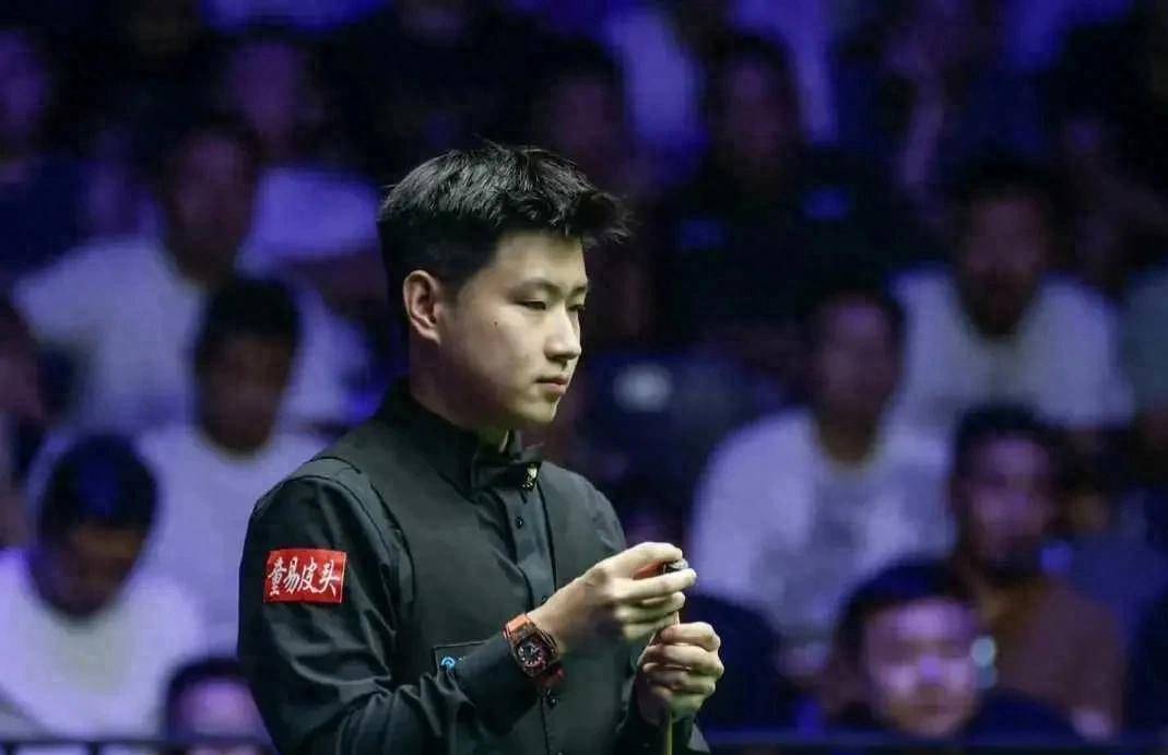 朋友圈刷屏, 像军训似的, 赛后采访还